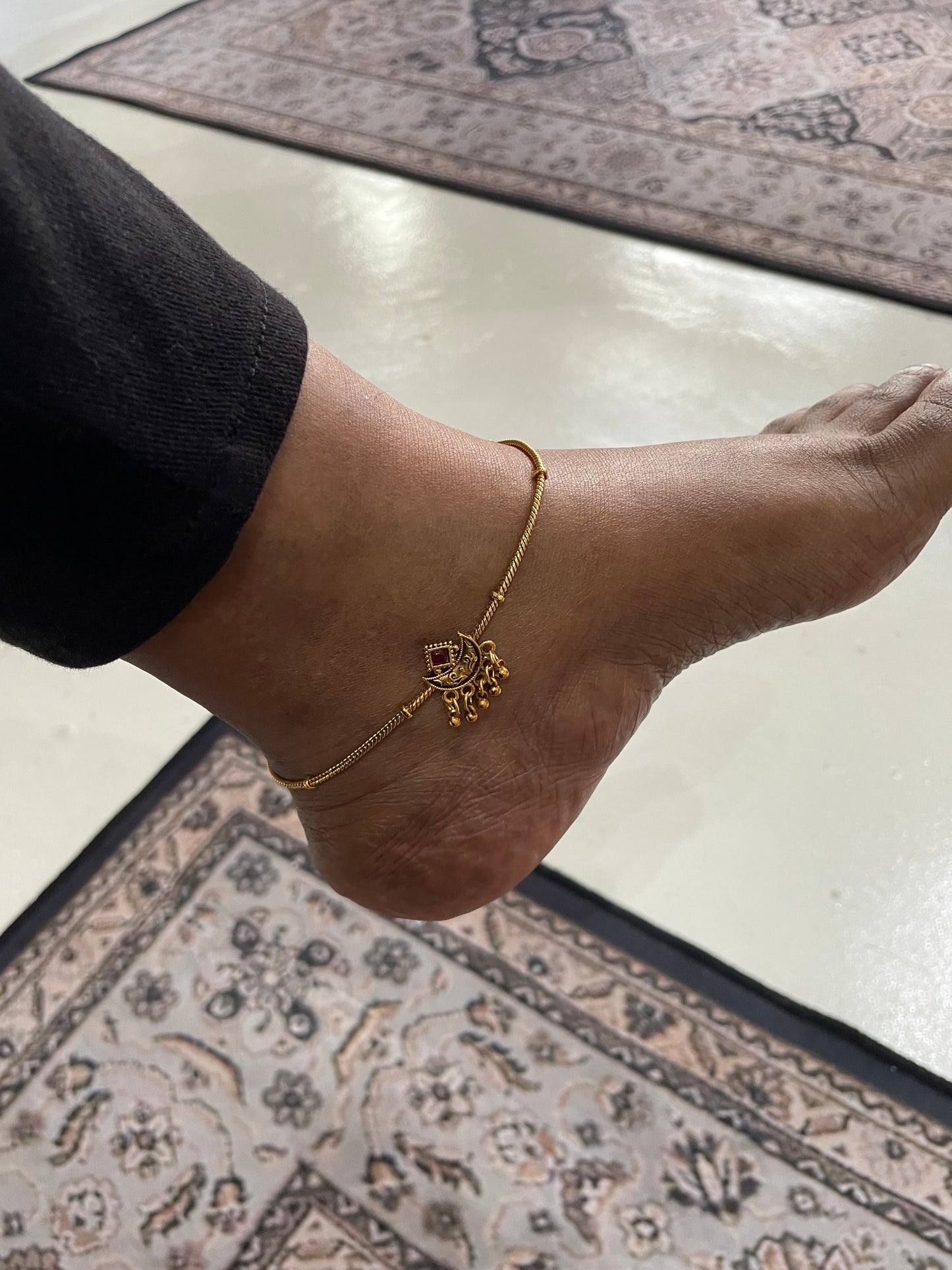 Crescent Moon Anklet (1 pair)
