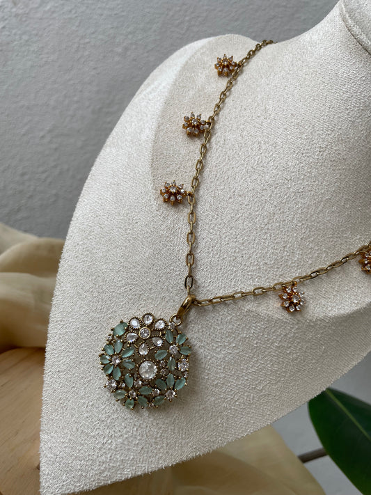 Dainty Bloom Necklace Set (Mint)