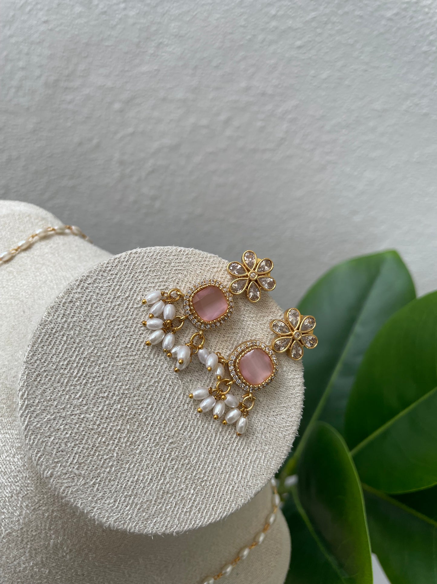 Premium Antique Brass Rice Pearl Mala (Pink)