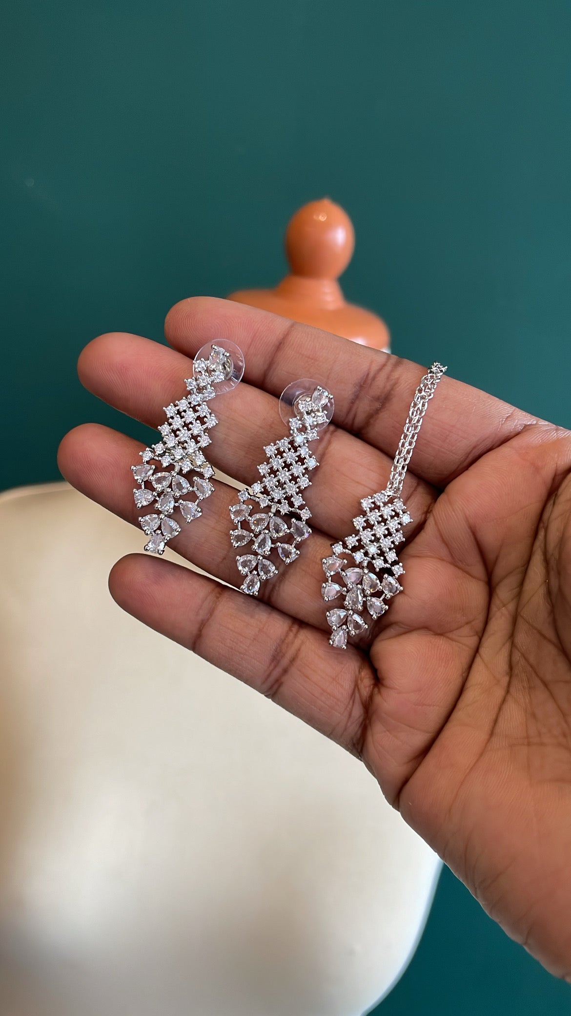 Premium Ad Necklace comes with earrings and tikka