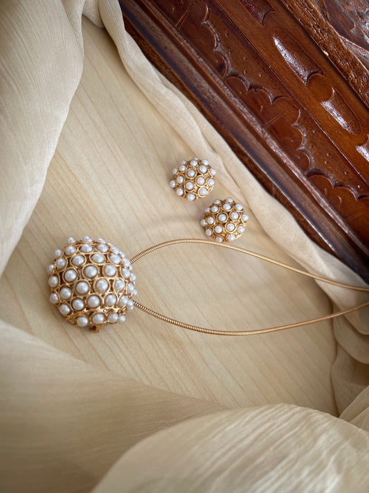 Aabha Orb Necklace Set (Pearl)