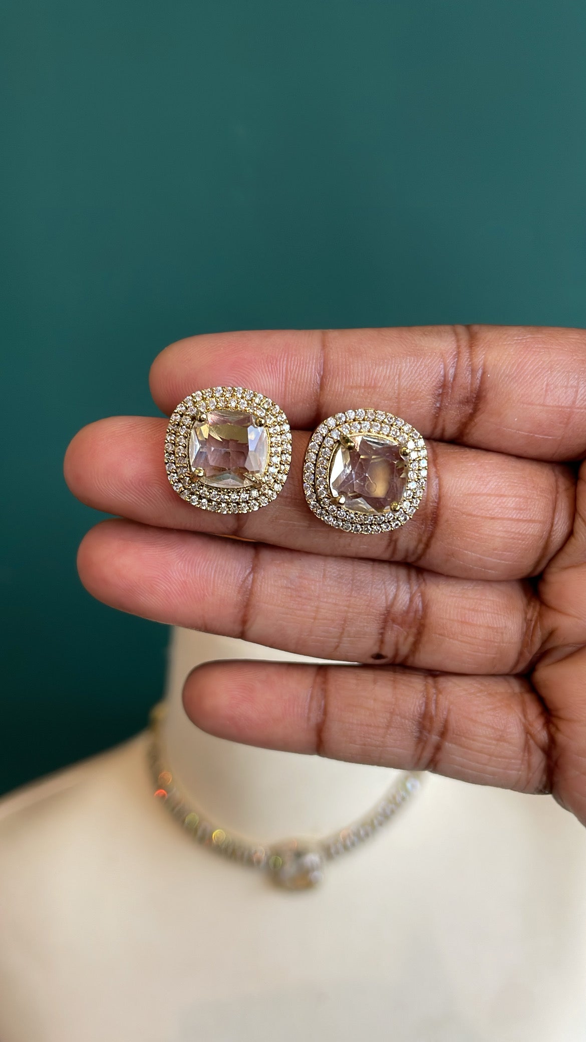 Premium Ad Necklace Set