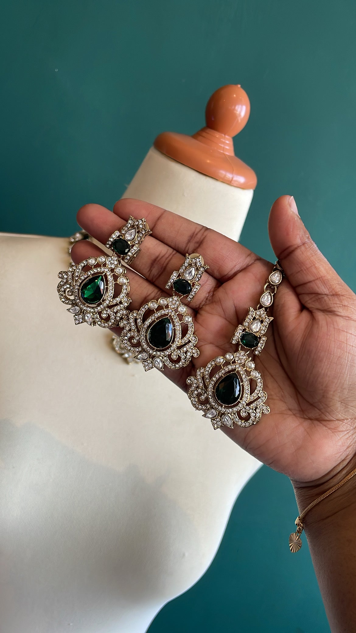 Grand Mehndi Necklace Set With Earrings and Tikka