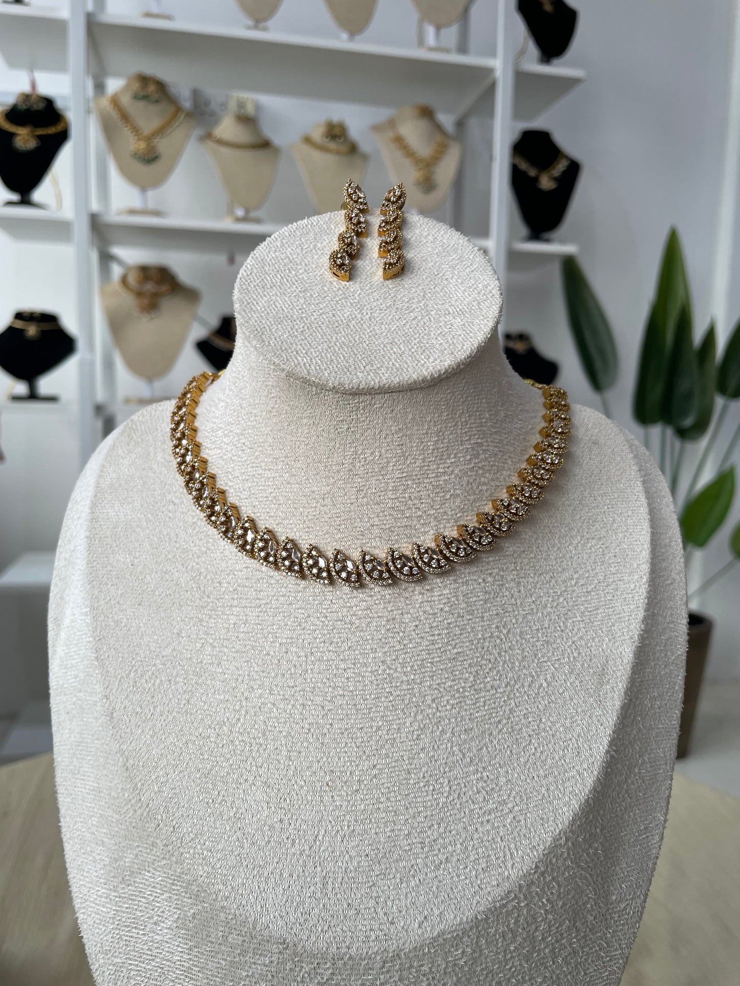 Premium Ad Necklace Set