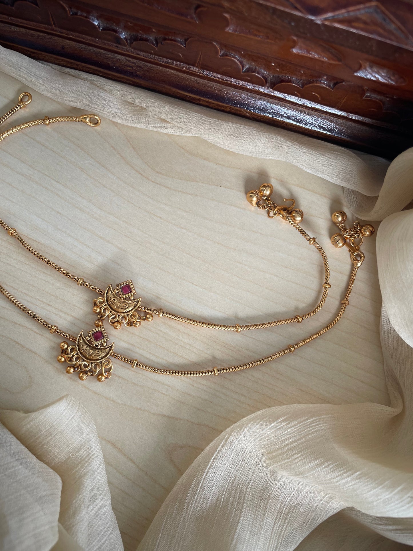 Crescent Moon Anklet (1 pair)
