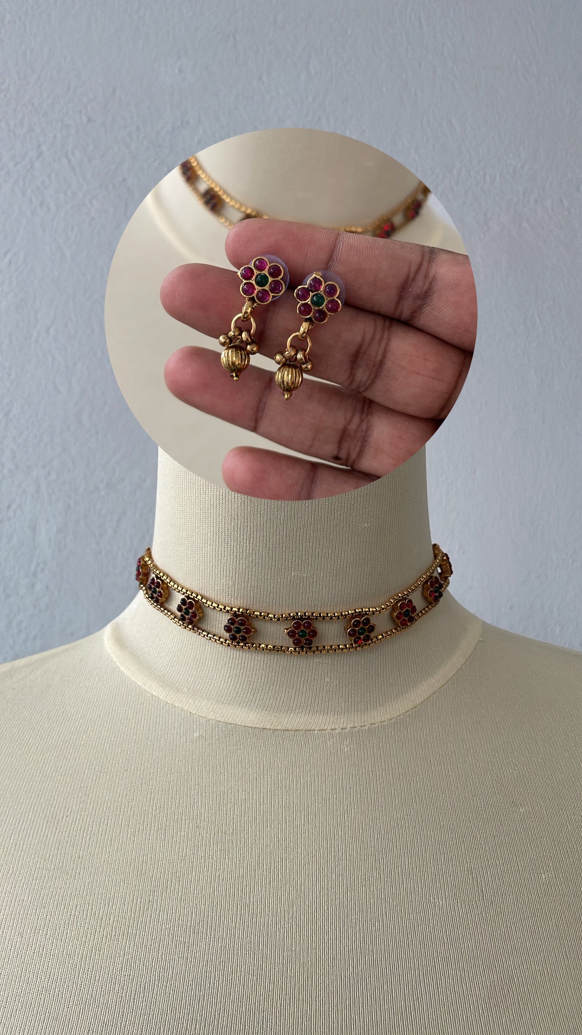 Blossom Strand Choker (Ruby Green)