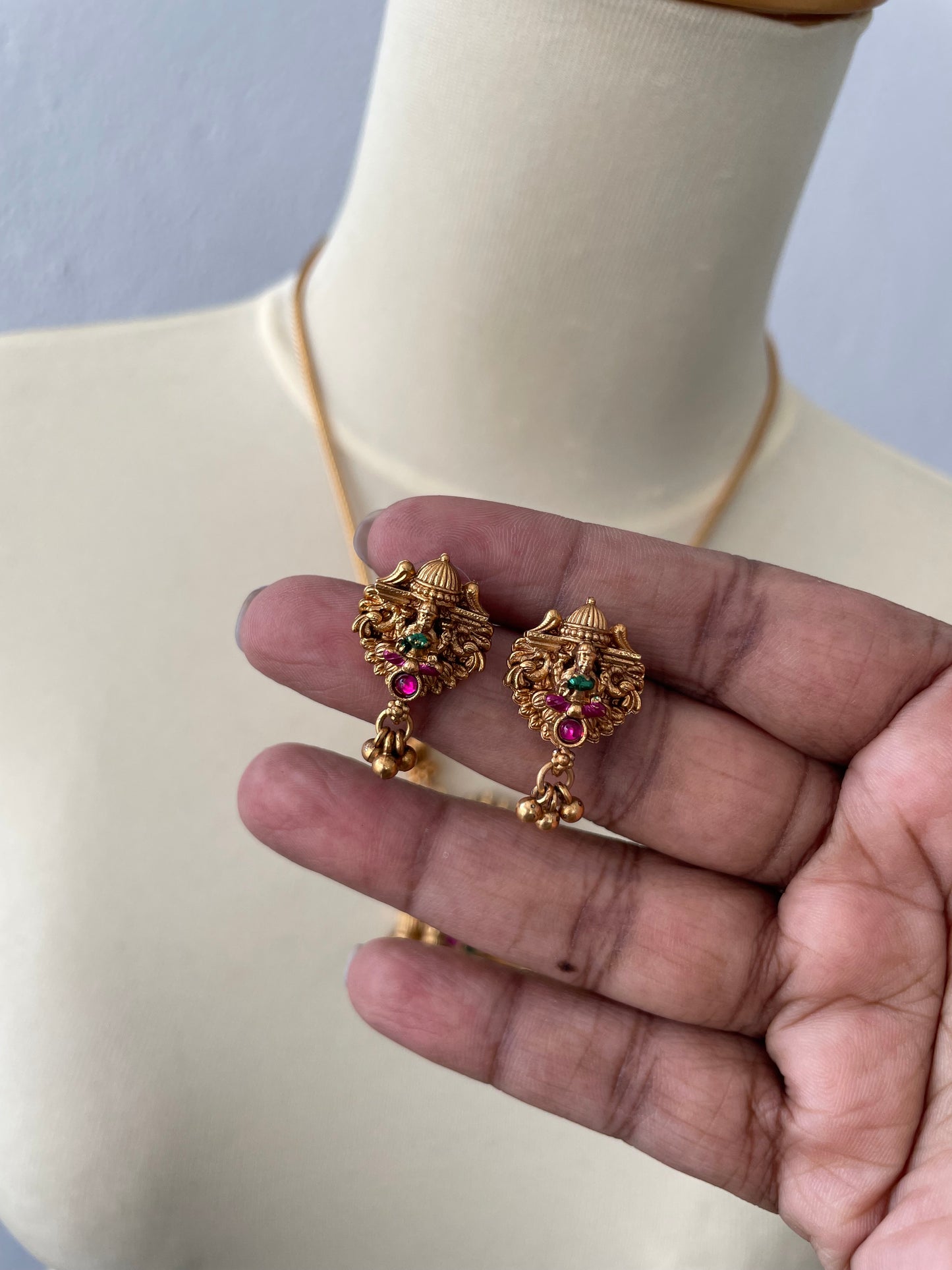 Intricate Temple Design Short Chain (TRTSC01)