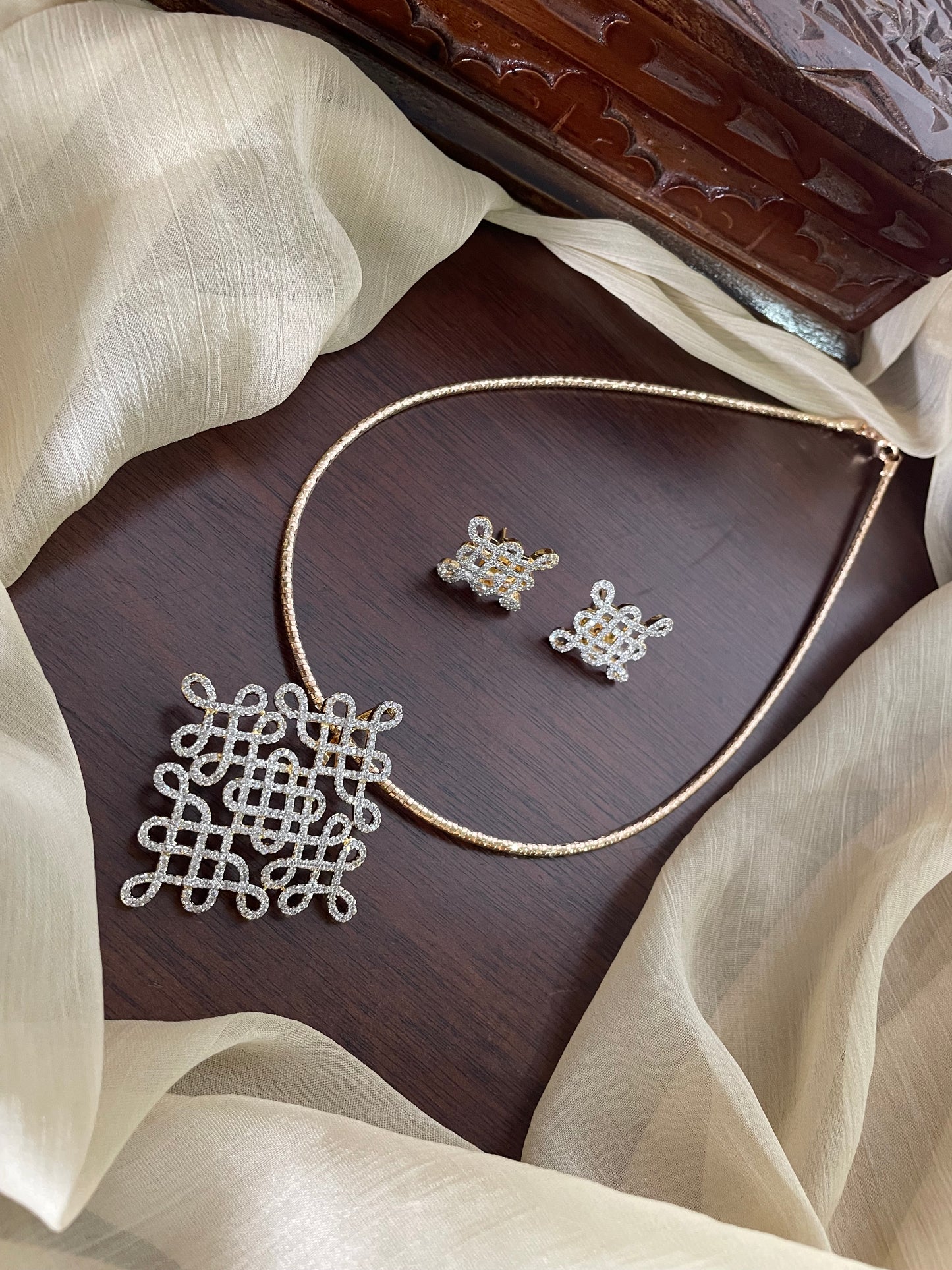 Kolam Pendant Chain (Removable Pendant)