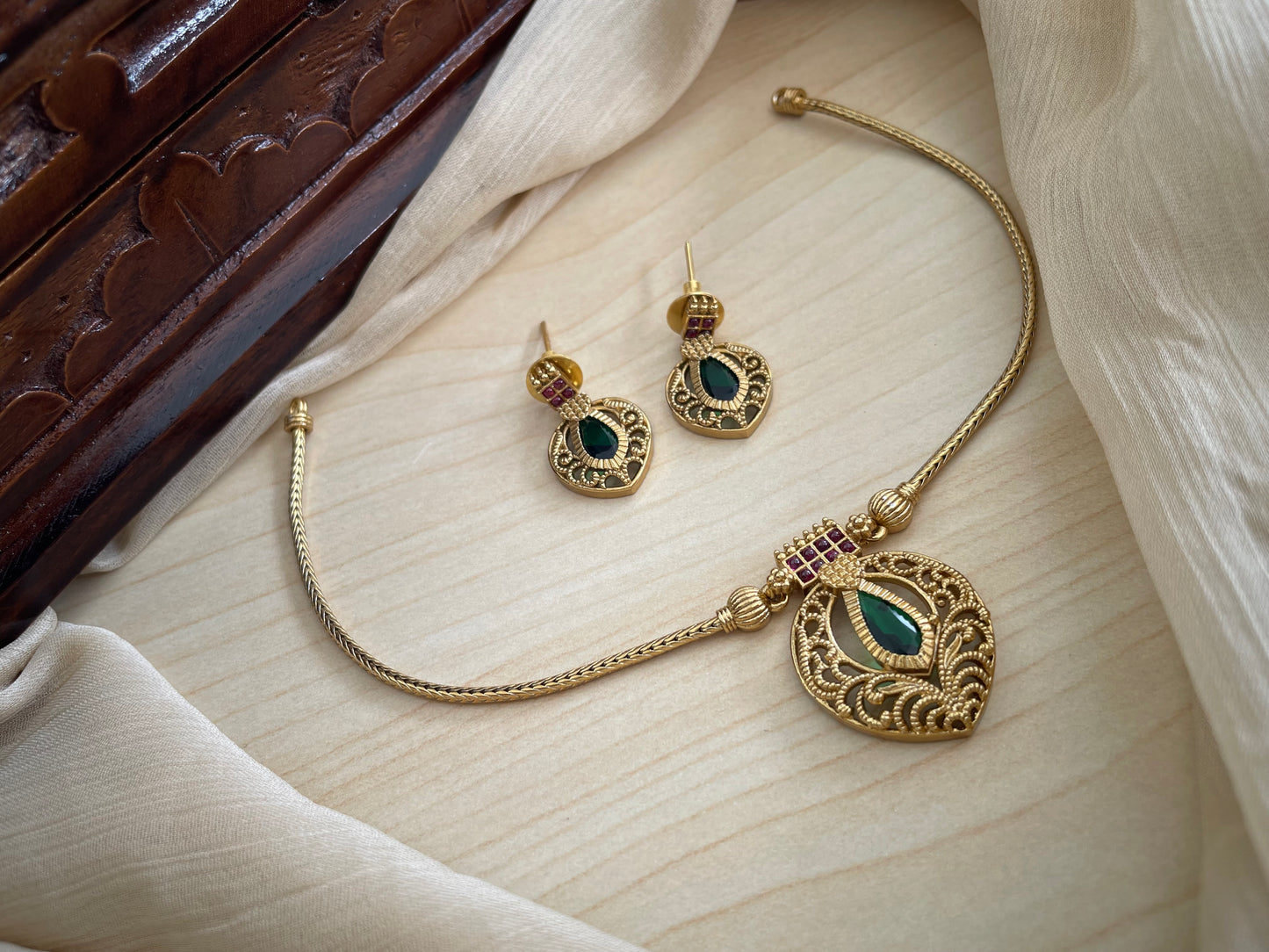 Antique Palakka Choker Set