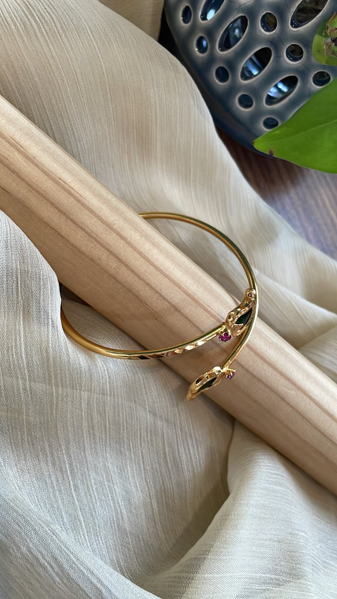 Premium Micro Gold Polish Brass Metal Adjustable  Palakka Kadda