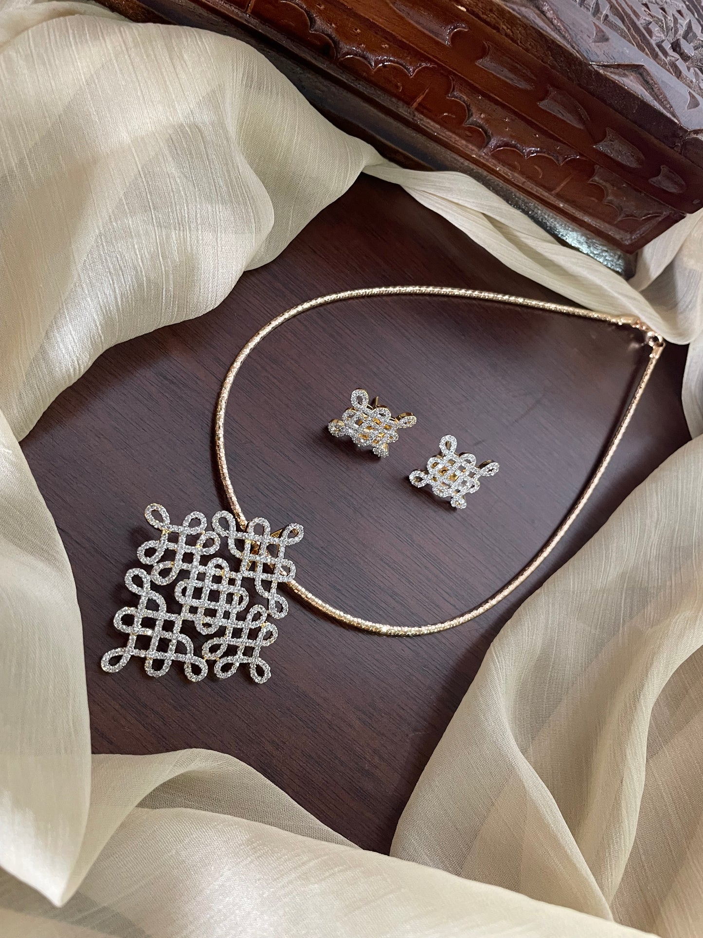 Kolam Pendant Chain (Removable Pendant)