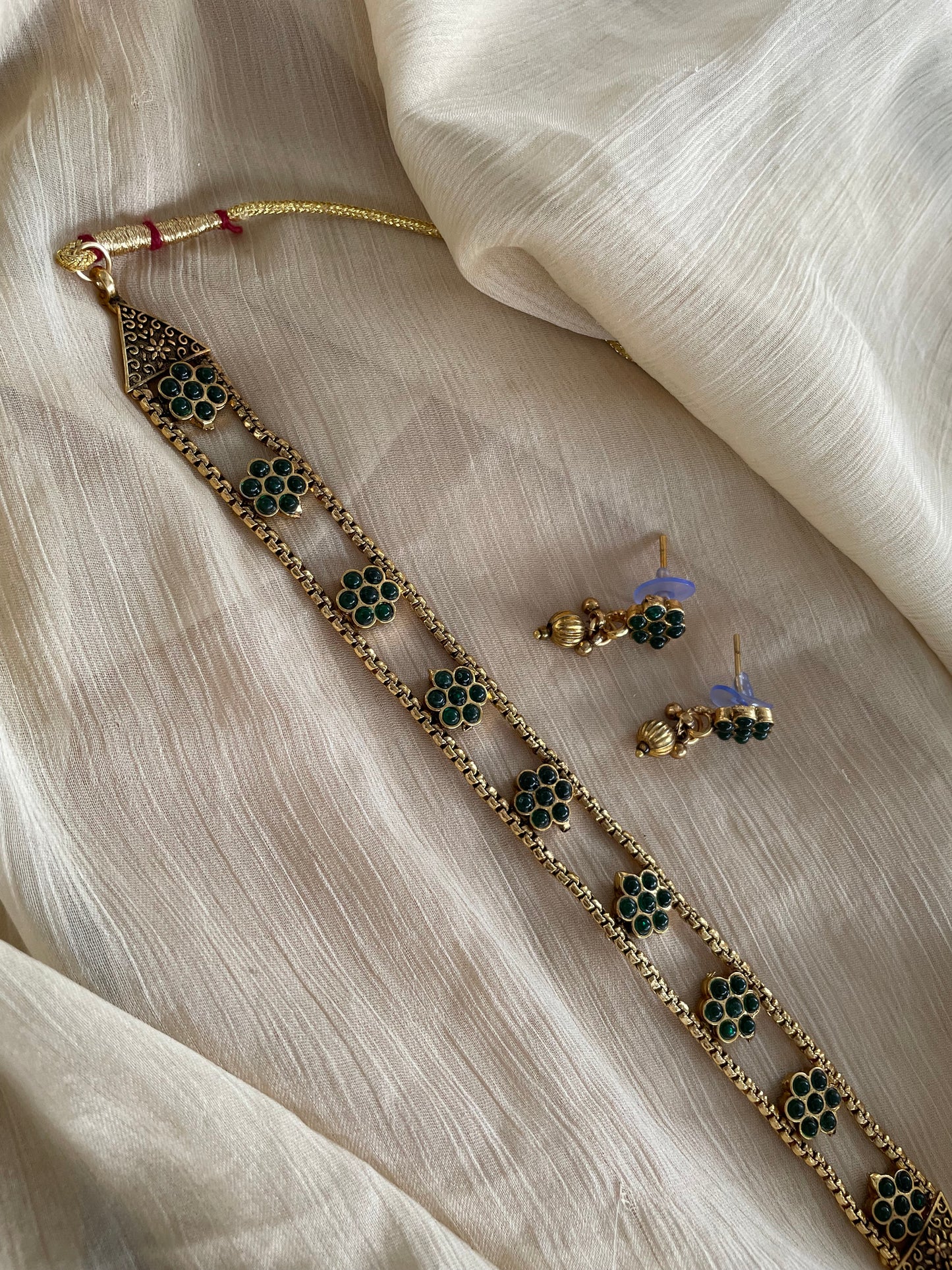 Blossom Strand Choker (Green)