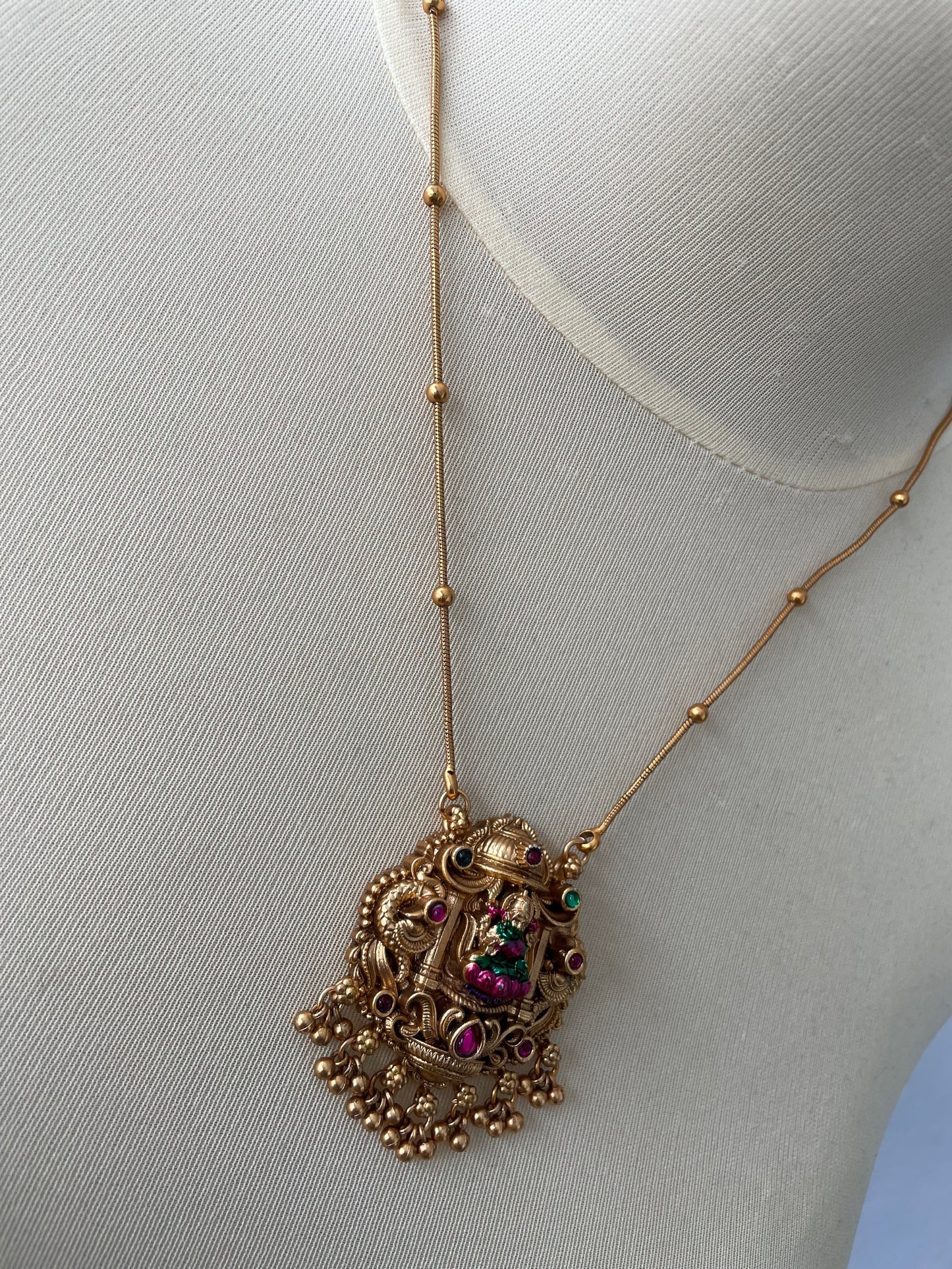 Intricate Temple Design Short Chain (TRTSC04)