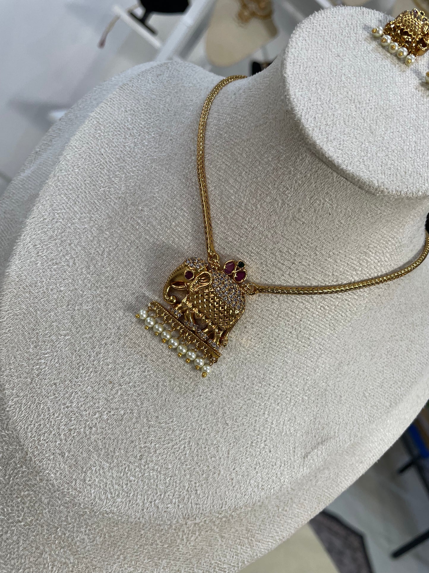 Premium Ad Elephant Necklace Set