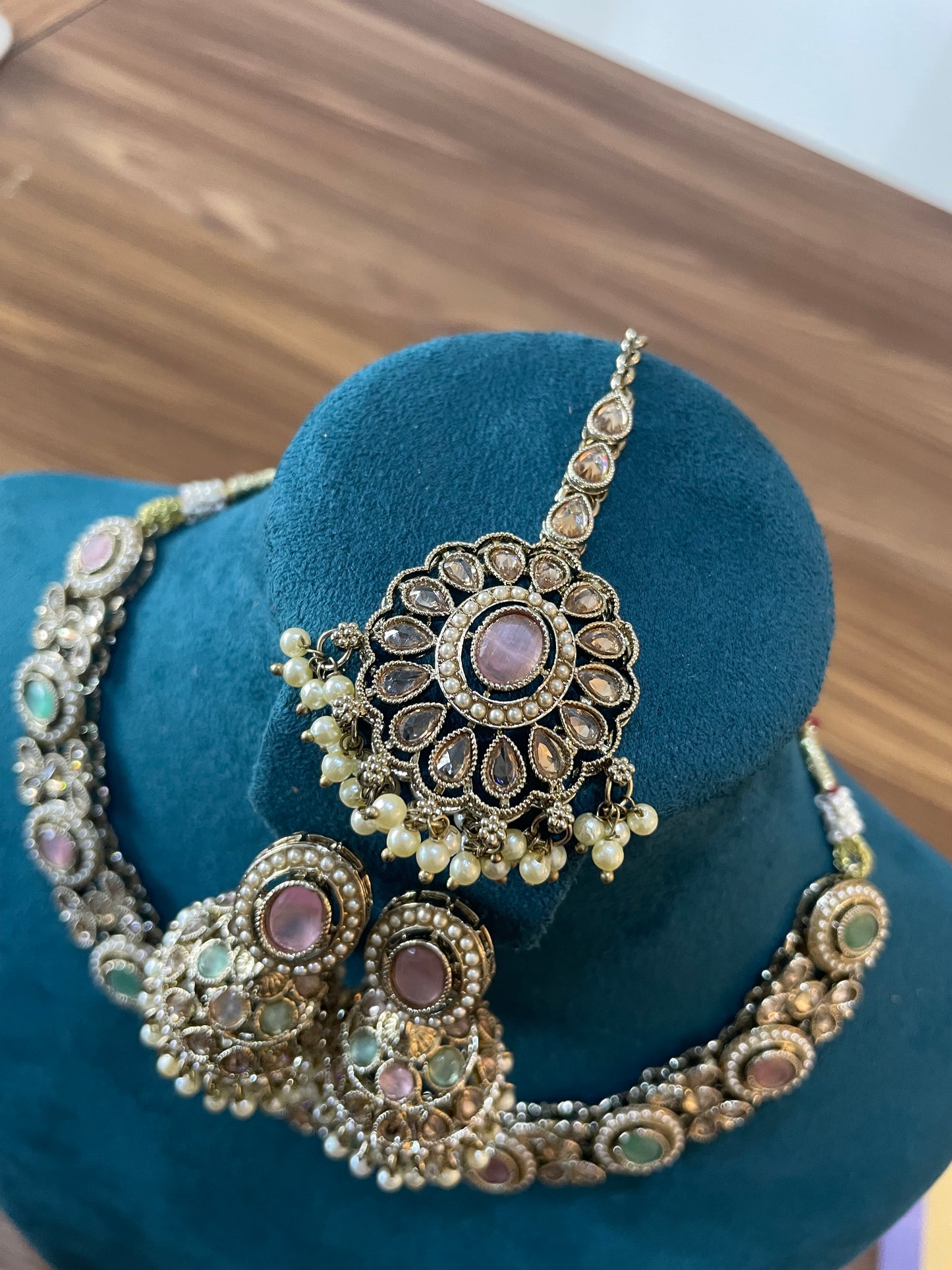 Premium Mehndi Polish Set with Jhumka and Tikka (MintPink)
