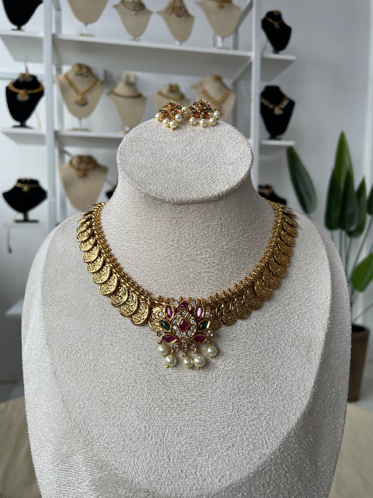 Premium Lotus Kemp Pendant Lakshmi Coin Necklace Set