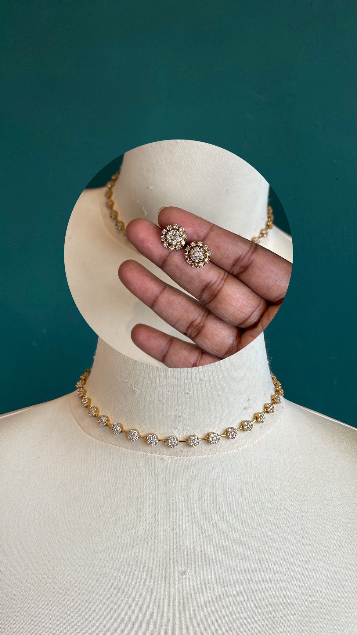 Minimal Flower Ad Necklace Set