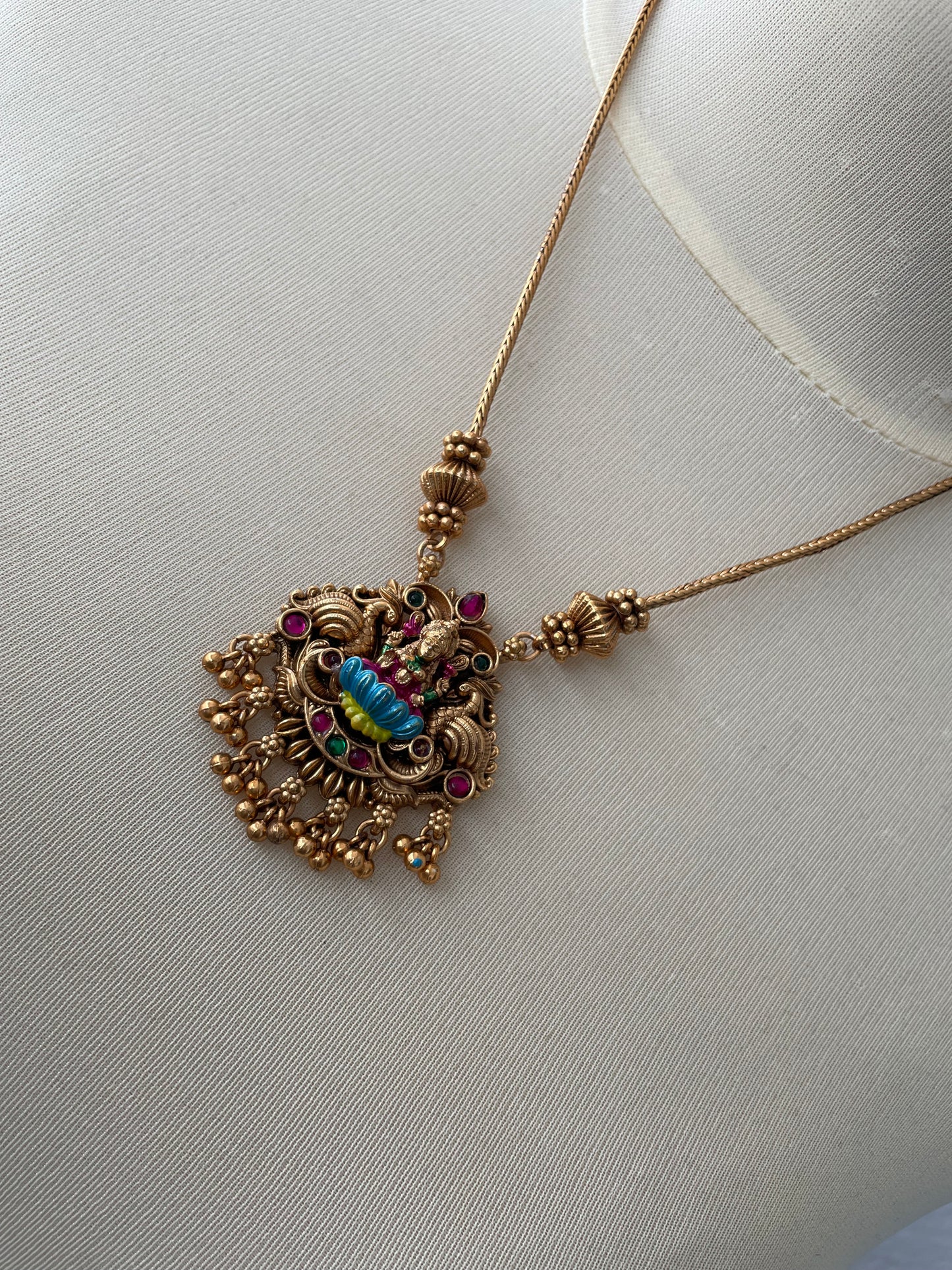 Intricate Temple Design Short Chain (TRTSC05)