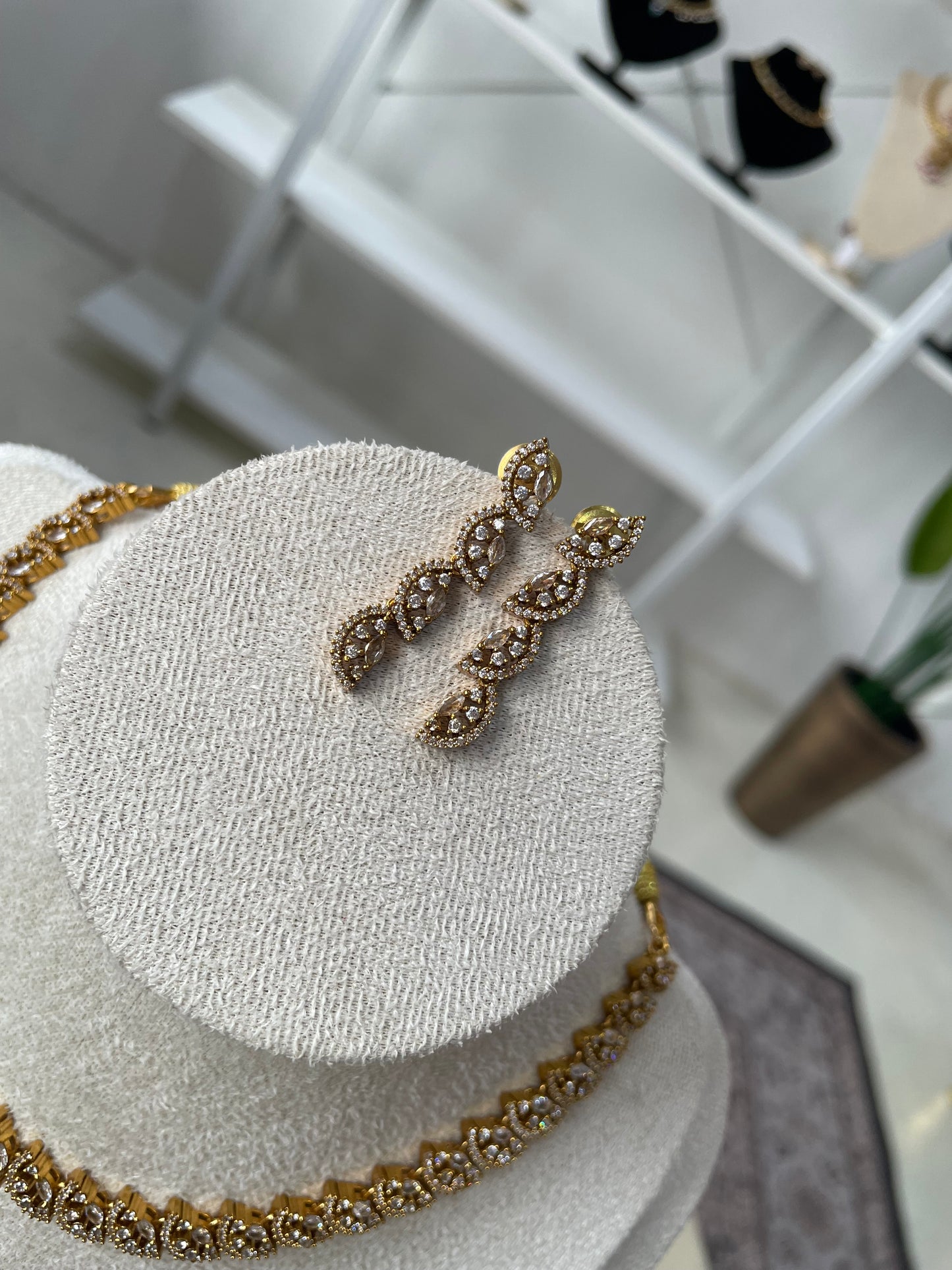Premium Ad Necklace Set