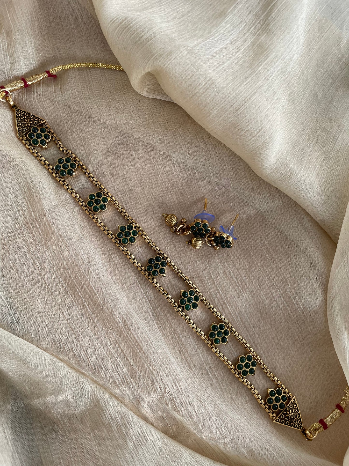 Blossom Strand Choker (Green)