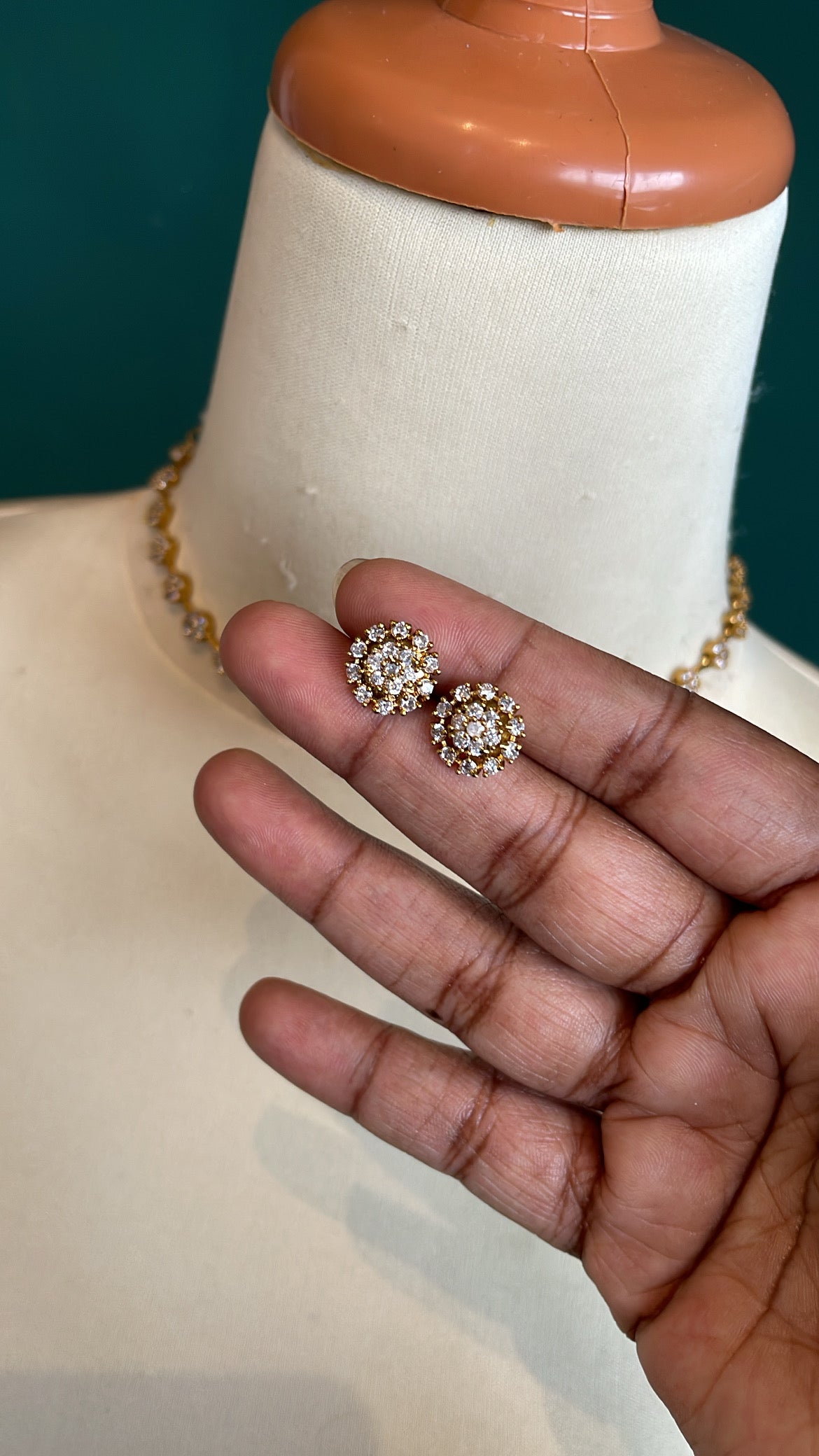 Minimal Flower Ad Necklace Set