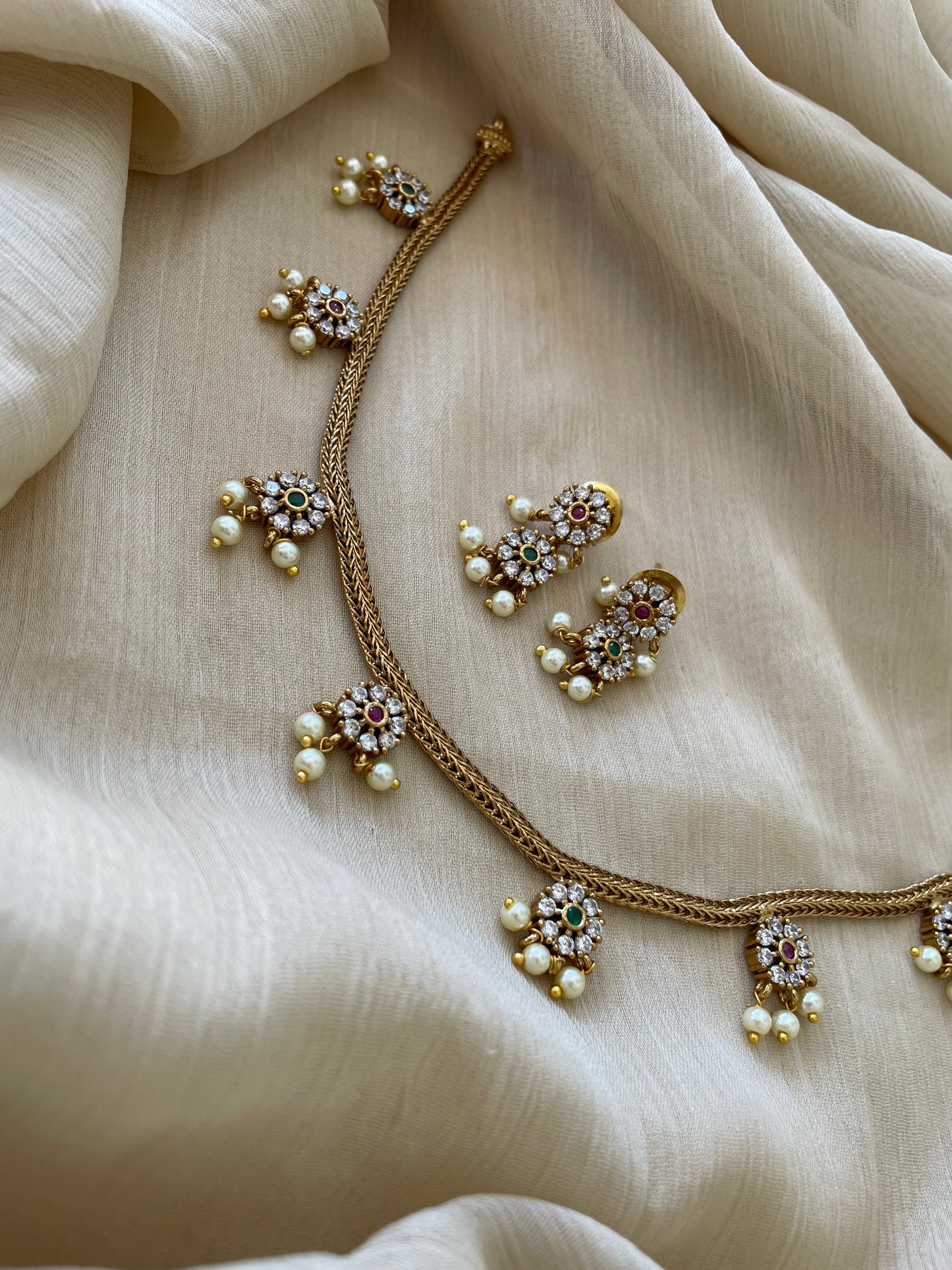 Premium Floral Ad Charms Atigai Set