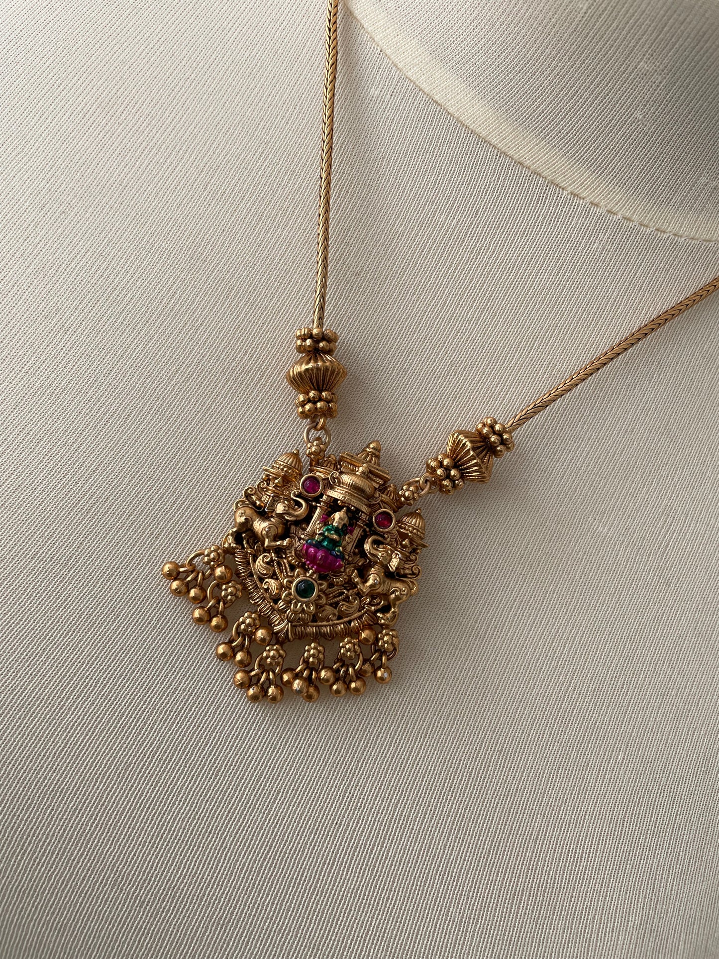 Intricate Temple Design Short Chain (TRTSC03)