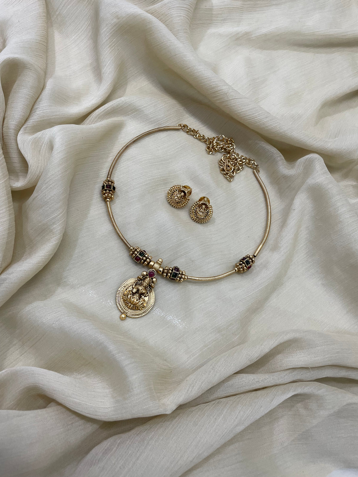Lakshmi Hasli Set