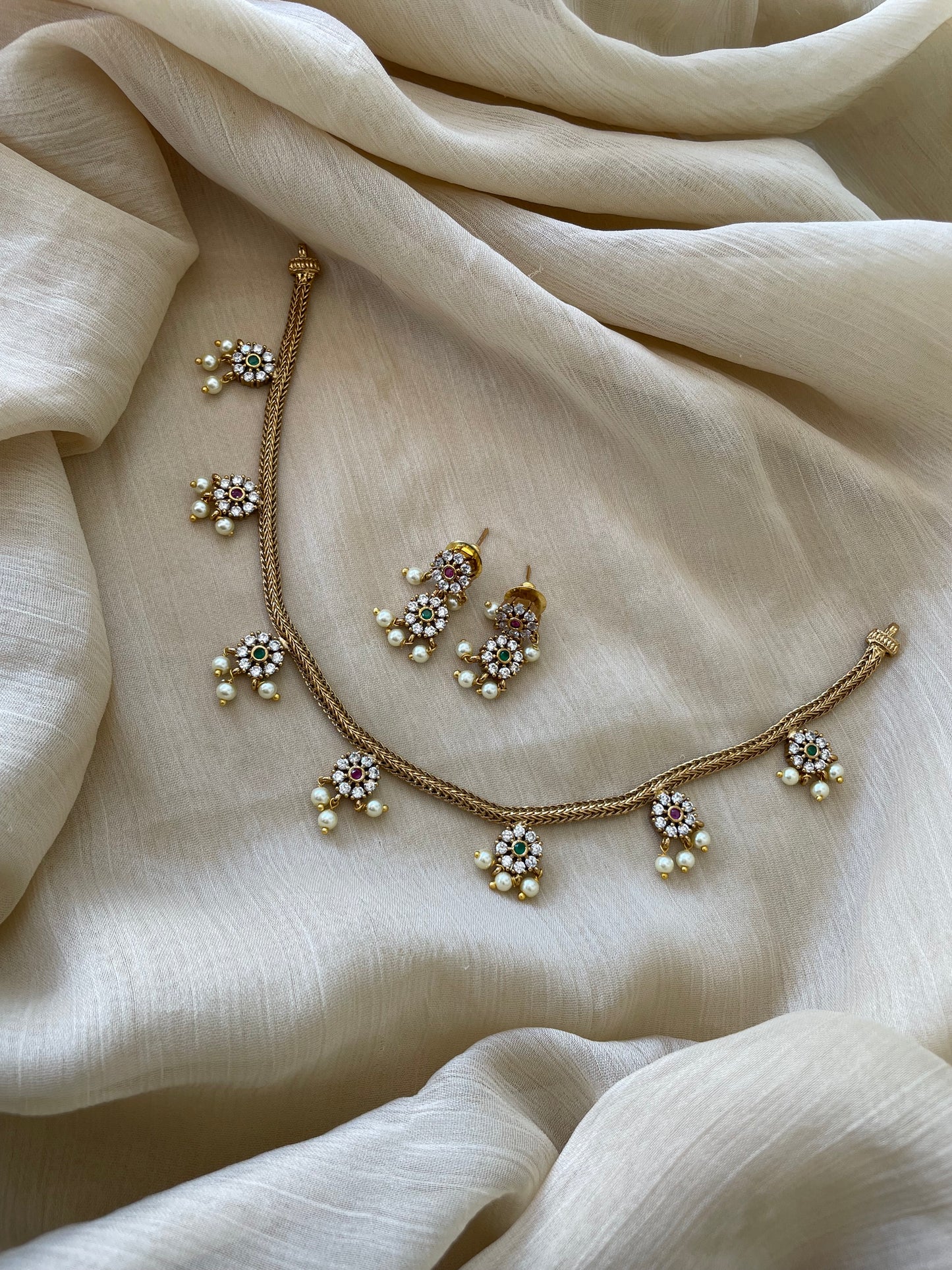 Premium Floral Ad Charms Atigai Set