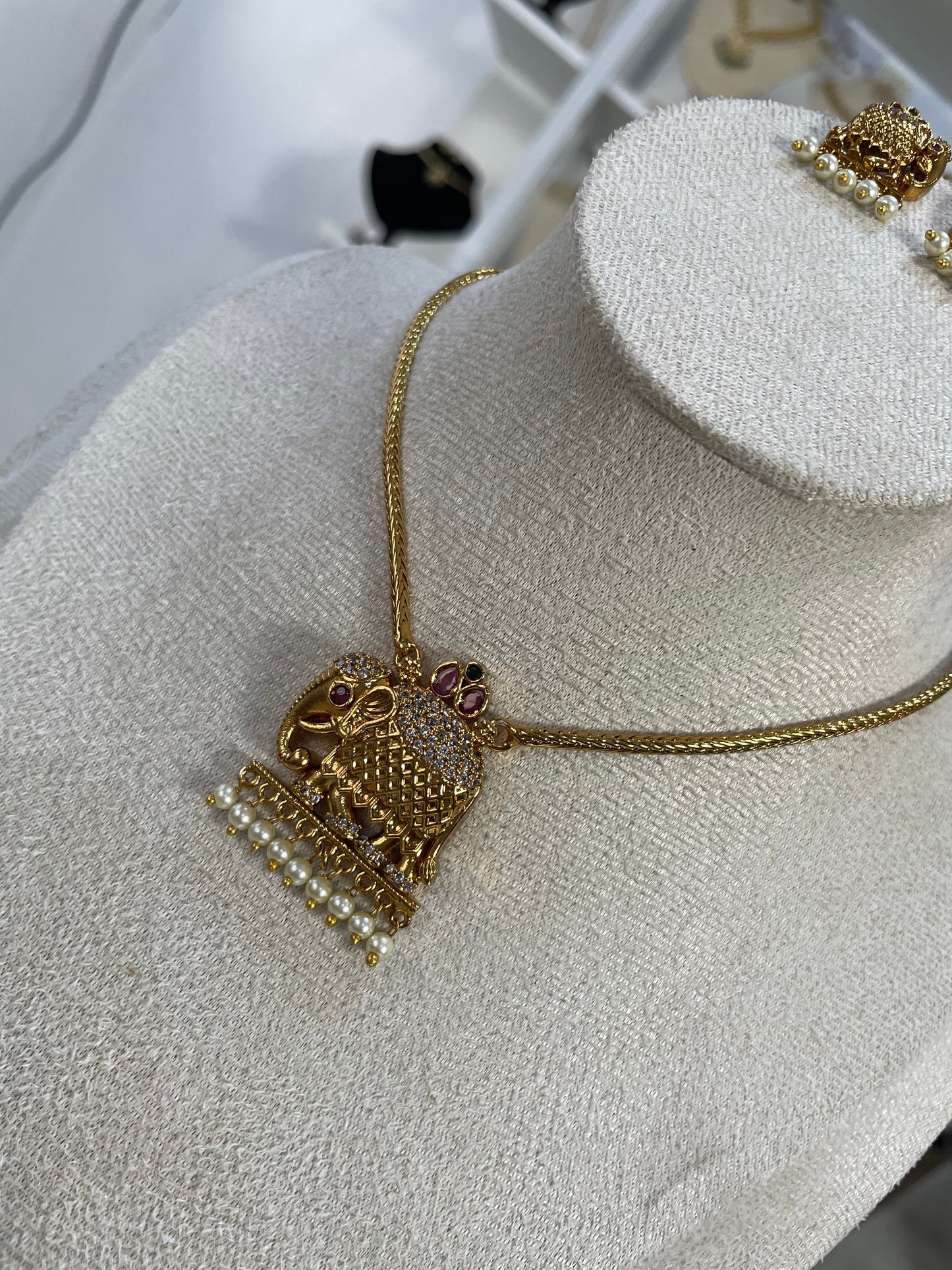Premium Ad Elephant Necklace Set