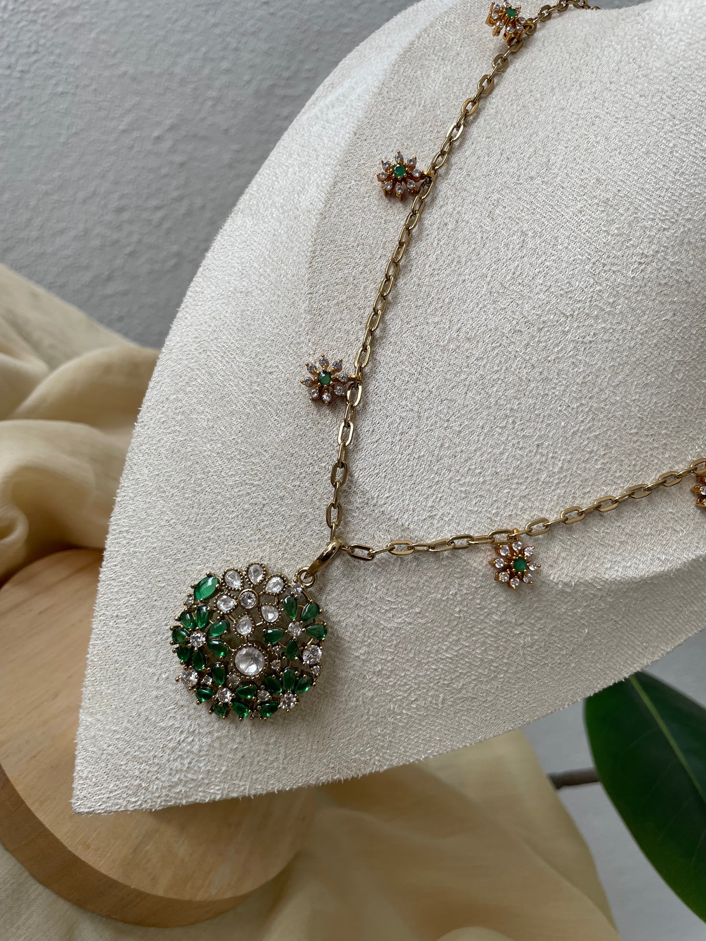 Dainty Bloom Necklace Set (Green)