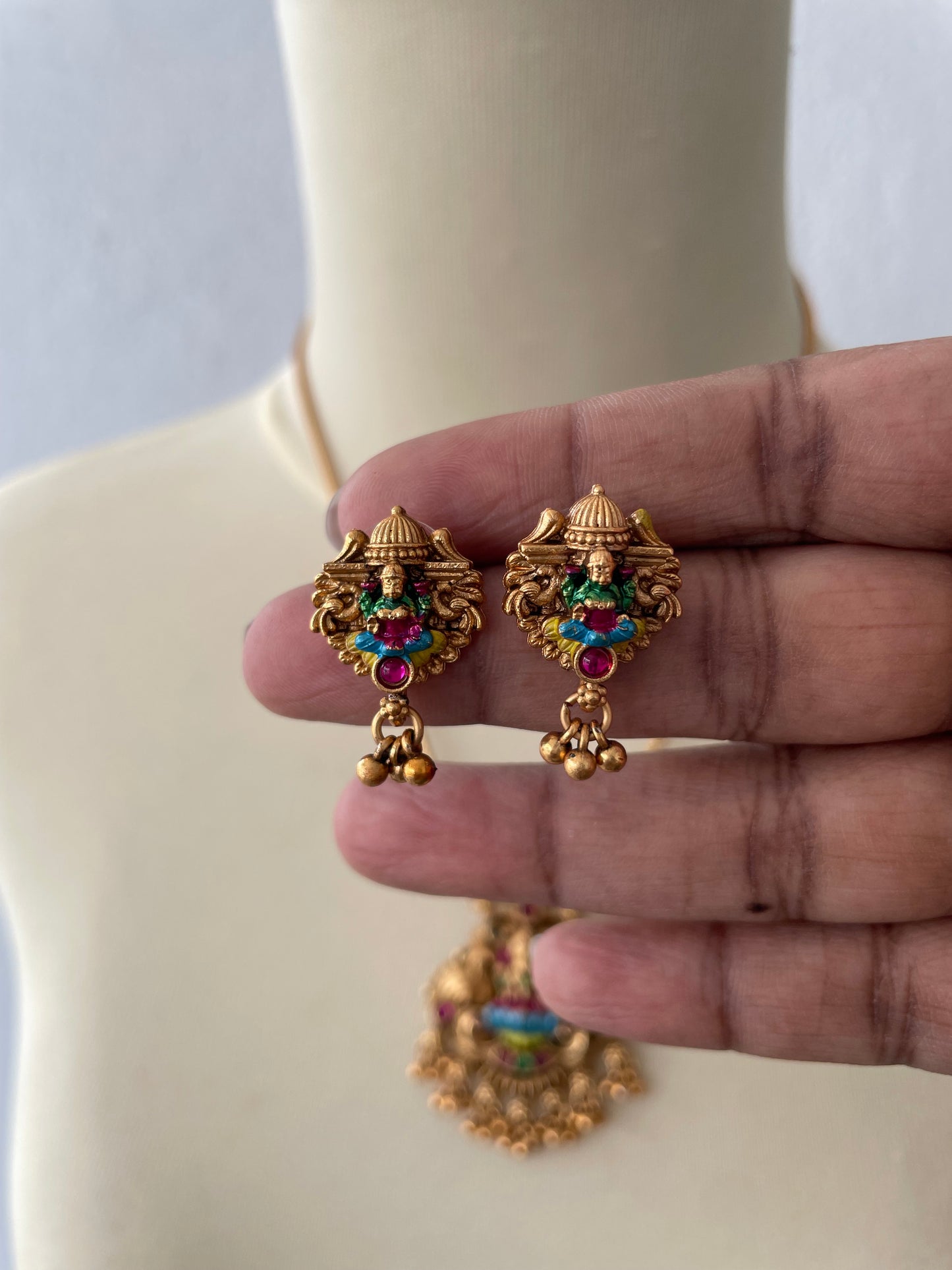 Intricate Temple Design Short Chain (TRTSC05)