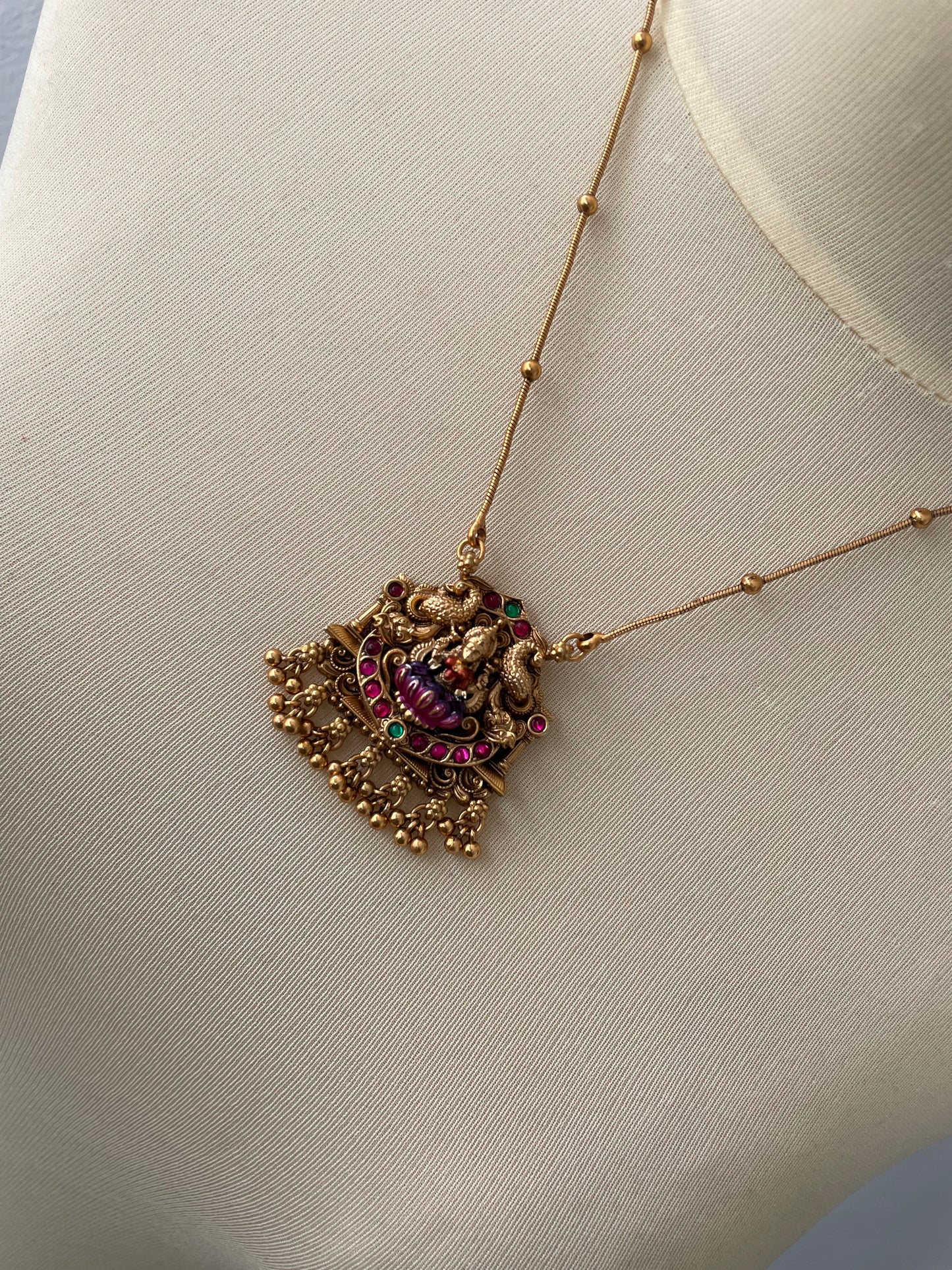Intricate Temple Design Short Chain (TRTSC02)