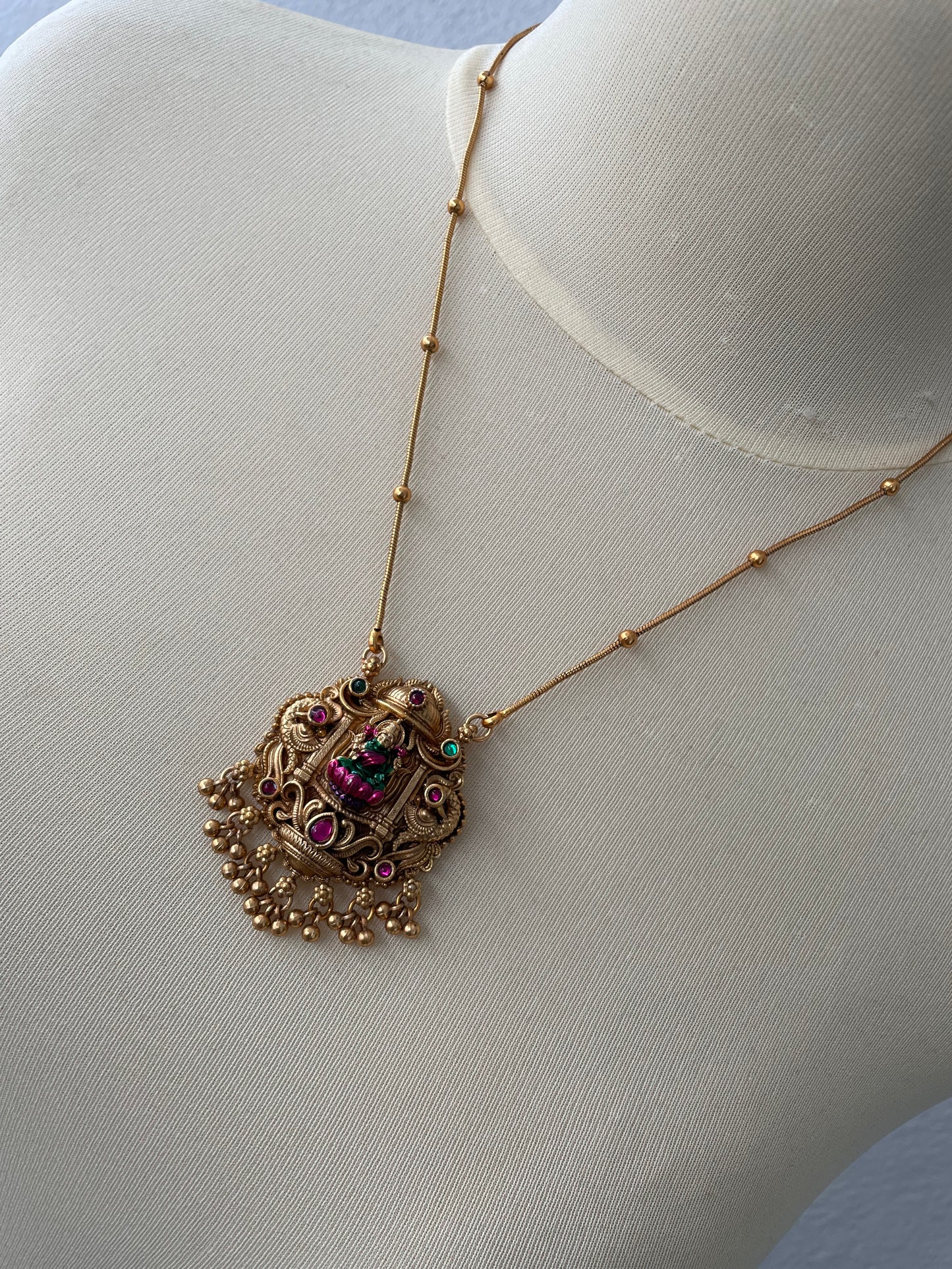 Intricate Temple Design Short Chain (TRTSC04)