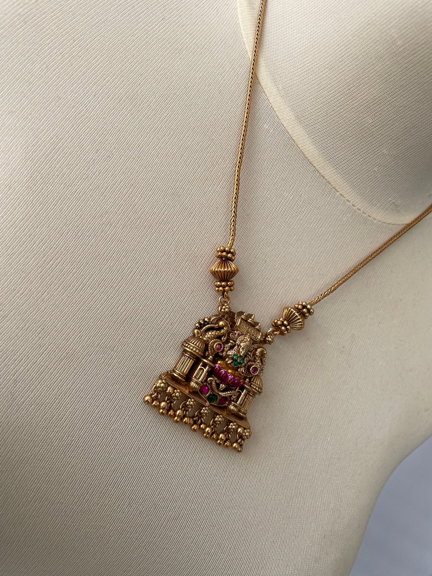 Intricate Temple Design Short Chain (TRTSC01)