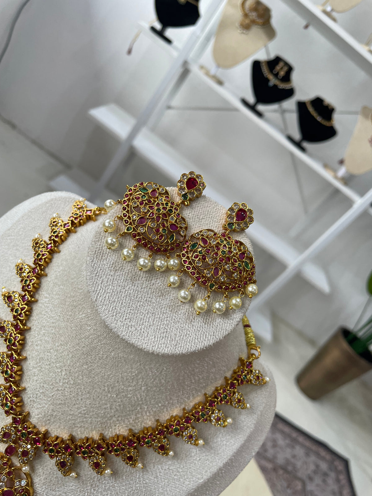 Premium Kemp Necklace Set