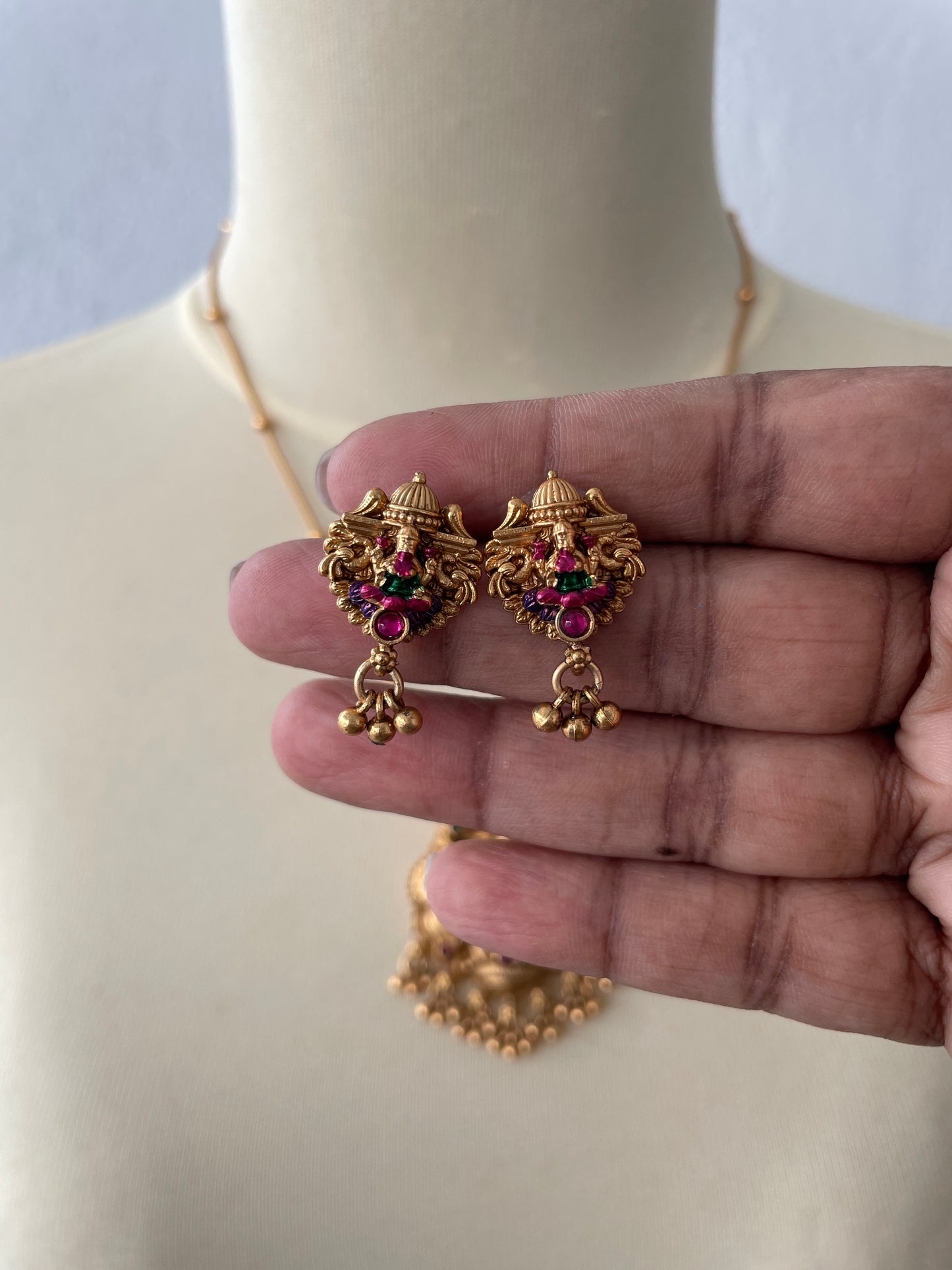 Intricate Temple Design Short Chain (TRTSC04)