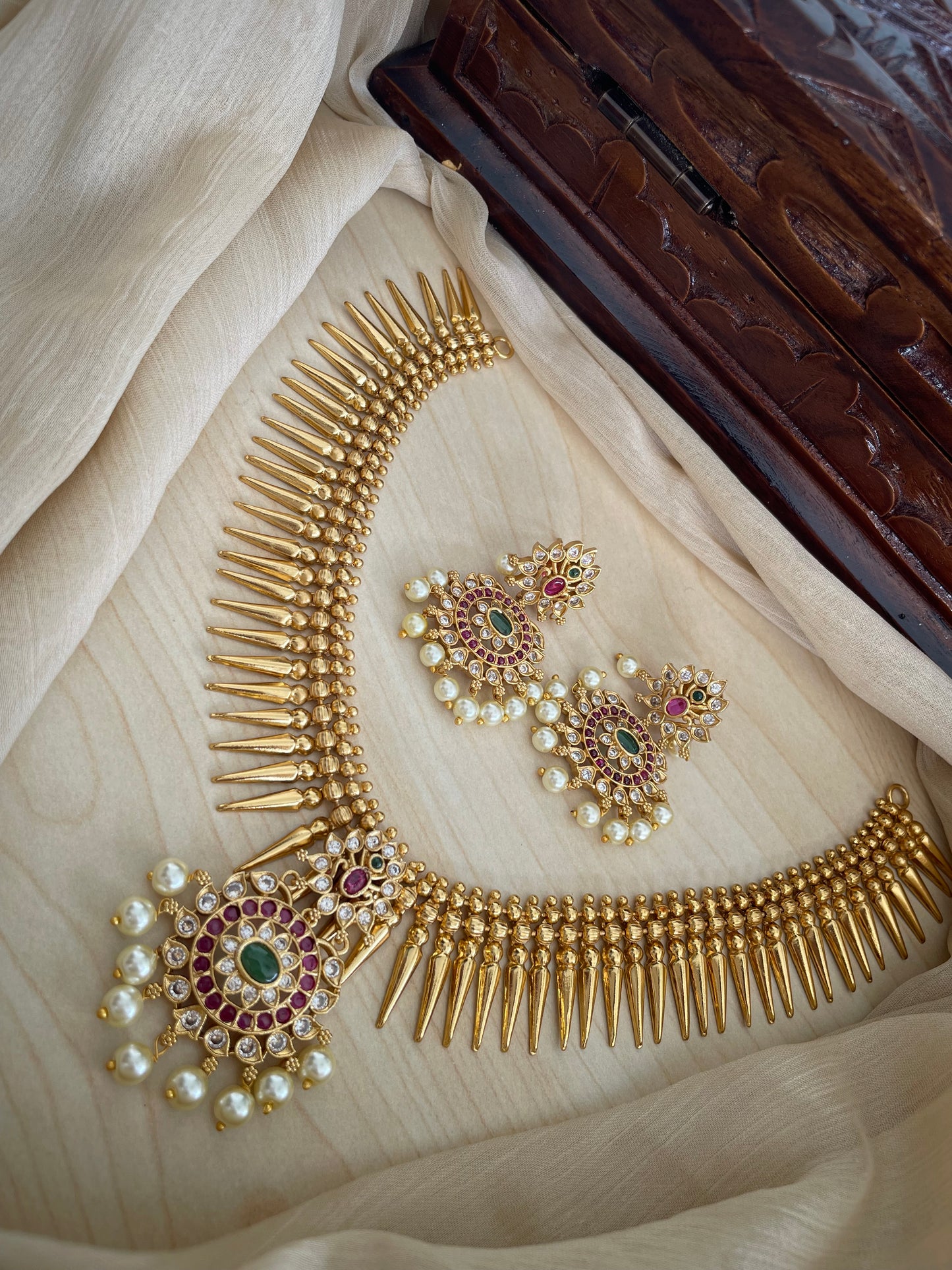 Premium Kerala Style Kemp Necklace Set