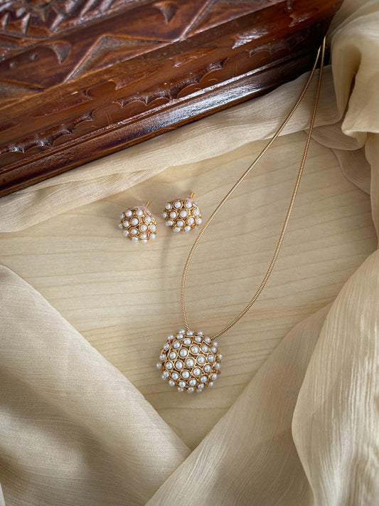 Aabha Orb Necklace Set (Pearl)