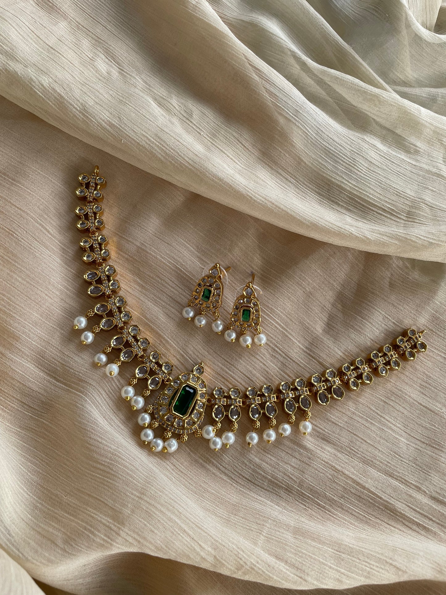 Premium Ad Necklace Set