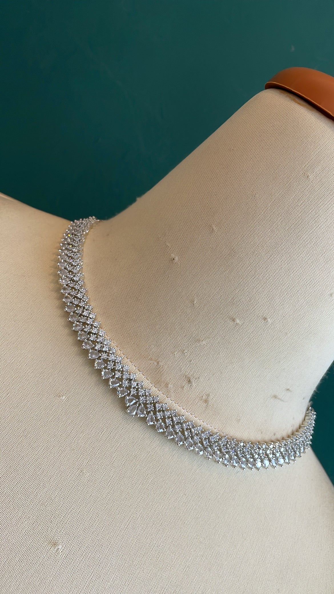 Premium Ad Necklace comes with earrings and tikka